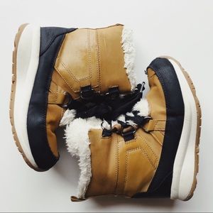 Cat & Jack Girls Thermolite Snowboots-tan-size 1